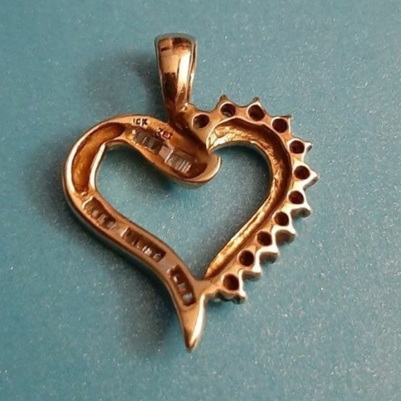 10kt Gold Diamonds Heart Pendant - Picture 4 of 6